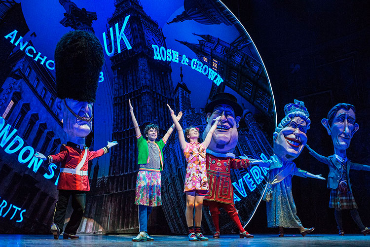 Cabezudos para el musical Billy Elliot creados por Juan Villa