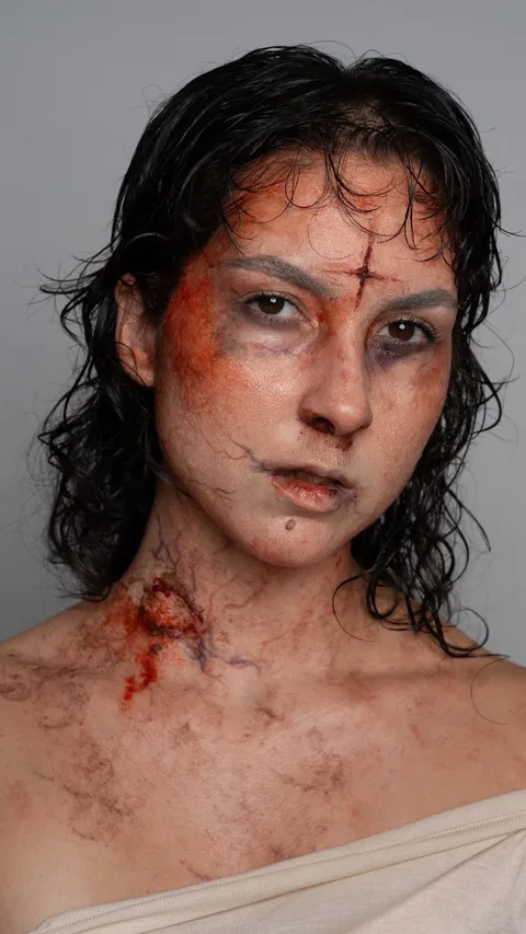 Maquillaje zombie con venas y heridas por Alicia Díaz