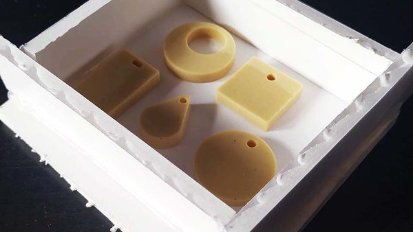 Qué se puede hacer con resina epoxi: manualidades y proyectos